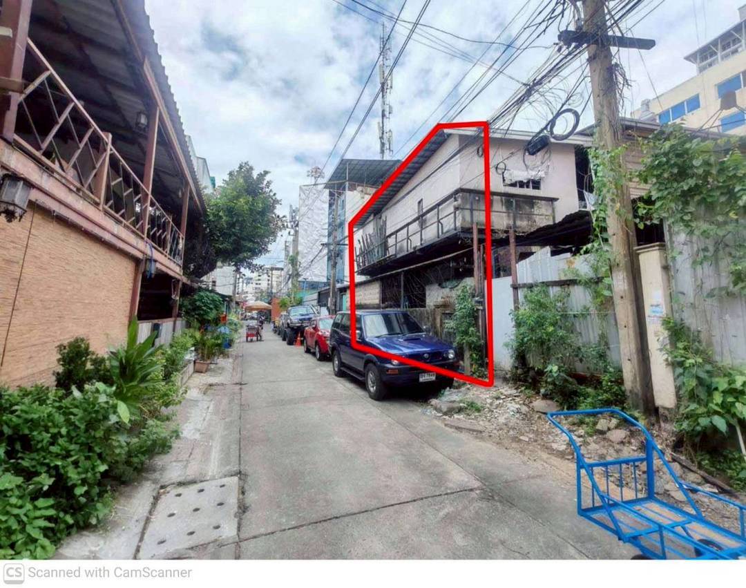 ขายที่ดินเปล่าใกล้ MRT ห้วยขวาง 50 เมตรราคาดีมากติดต่อผึ้งรติ 061-9419-639