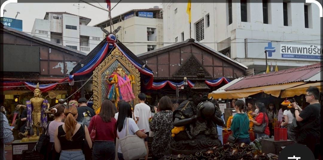 ขายที่ดินเปล่าใกล้ MRT ห้วยขวาง 50 เมตรราคาดีมากติดต่อผึ้งรติ 061-9419-639