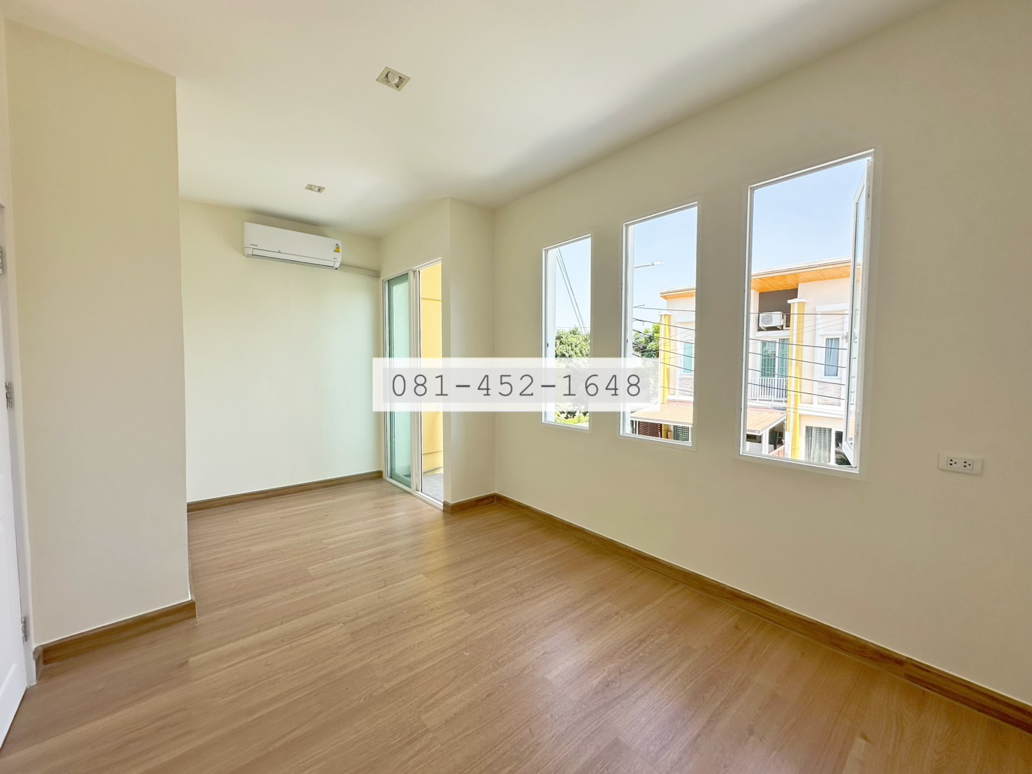 ขายทาวน์โฮม 2 ชั้น สไตล์อังกฤษ โครงการโกลเด้น ทาวน์ เฉลิมพระเกียรติ-สวนหลวง ทำเลทองเดินทางสะดวกสบาย 