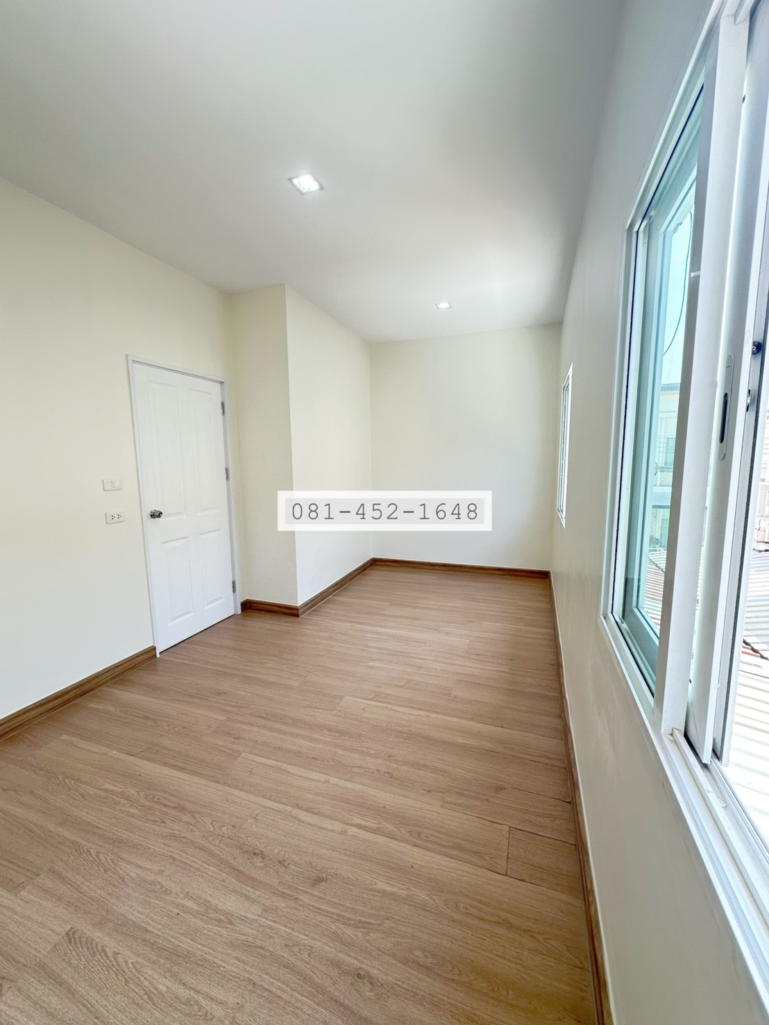 ขายทาวน์โฮม 2 ชั้น สไตล์อังกฤษ โครงการโกลเด้น ทาวน์ เฉลิมพระเกียรติ-สวนหลวง ทำเลทองเดินทางสะดวกสบาย 