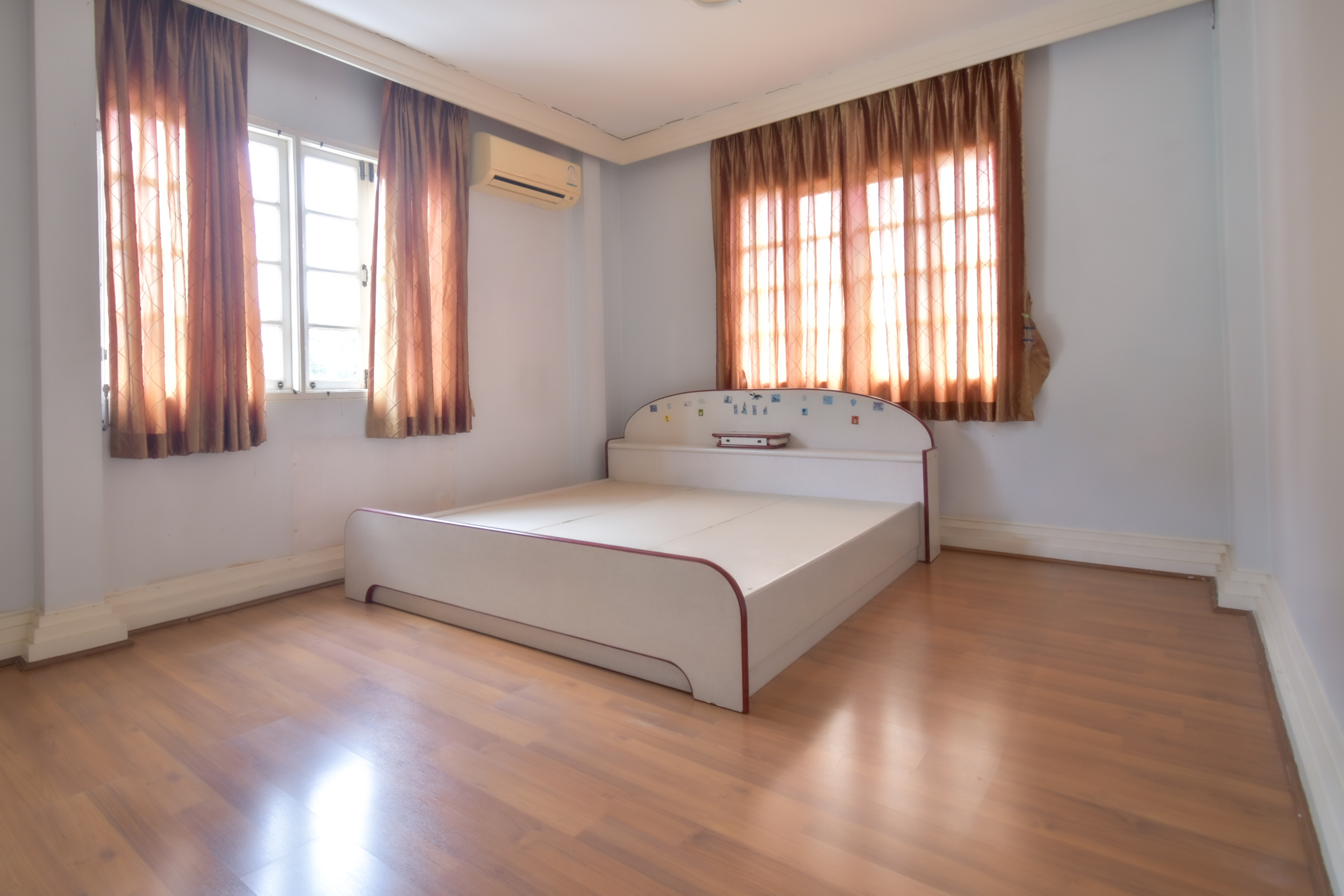 ขายบ้านเดี่ยว 2 ชั้น หลังใหญ่ โครงการมัณฑนา รามอินทรา (Land & Houses) ซอยคู้บอน 27 แยก 7