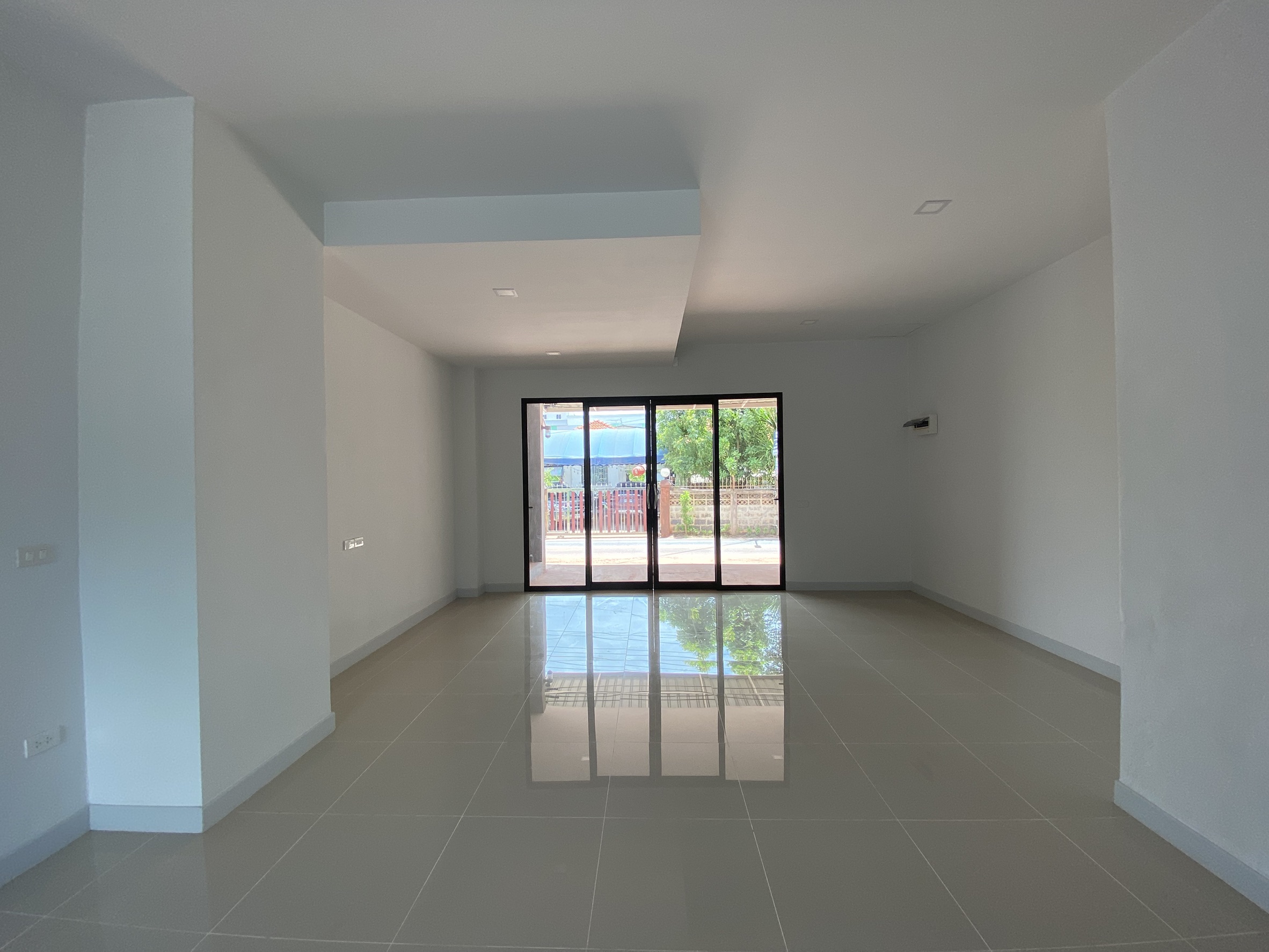 ขายตึกแถวใหม่ ใกล้สถานีรถไฟบ้านเกาะ – ทำเลดีมาก เหมาะเปิดธุรกิจ จังหวัดนครราชสีมา