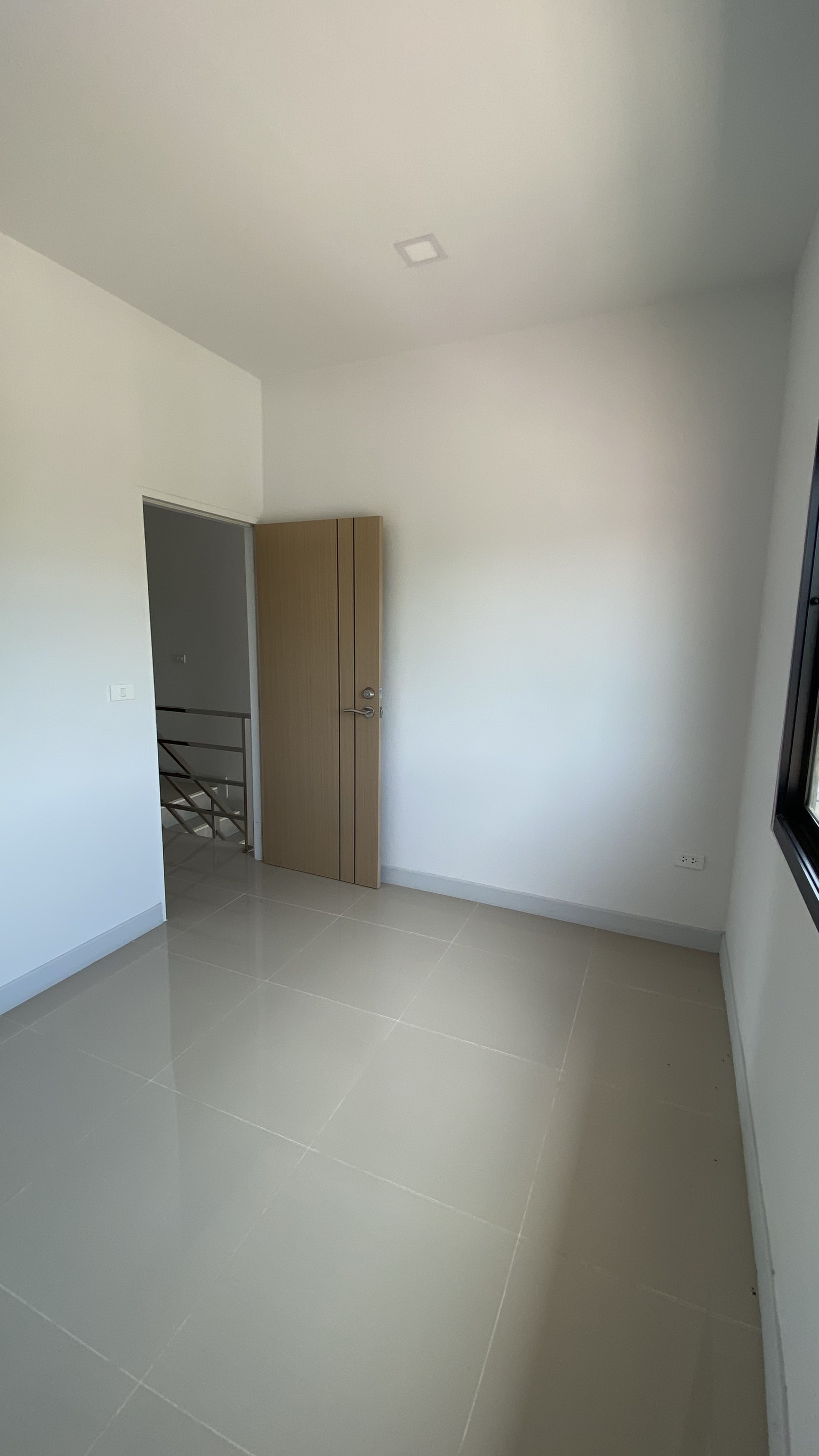 ขายตึกแถวใหม่ ใกล้สถานีรถไฟบ้านเกาะ – ทำเลดีมาก เหมาะเปิดธุรกิจ จังหวัดนครราชสีมา