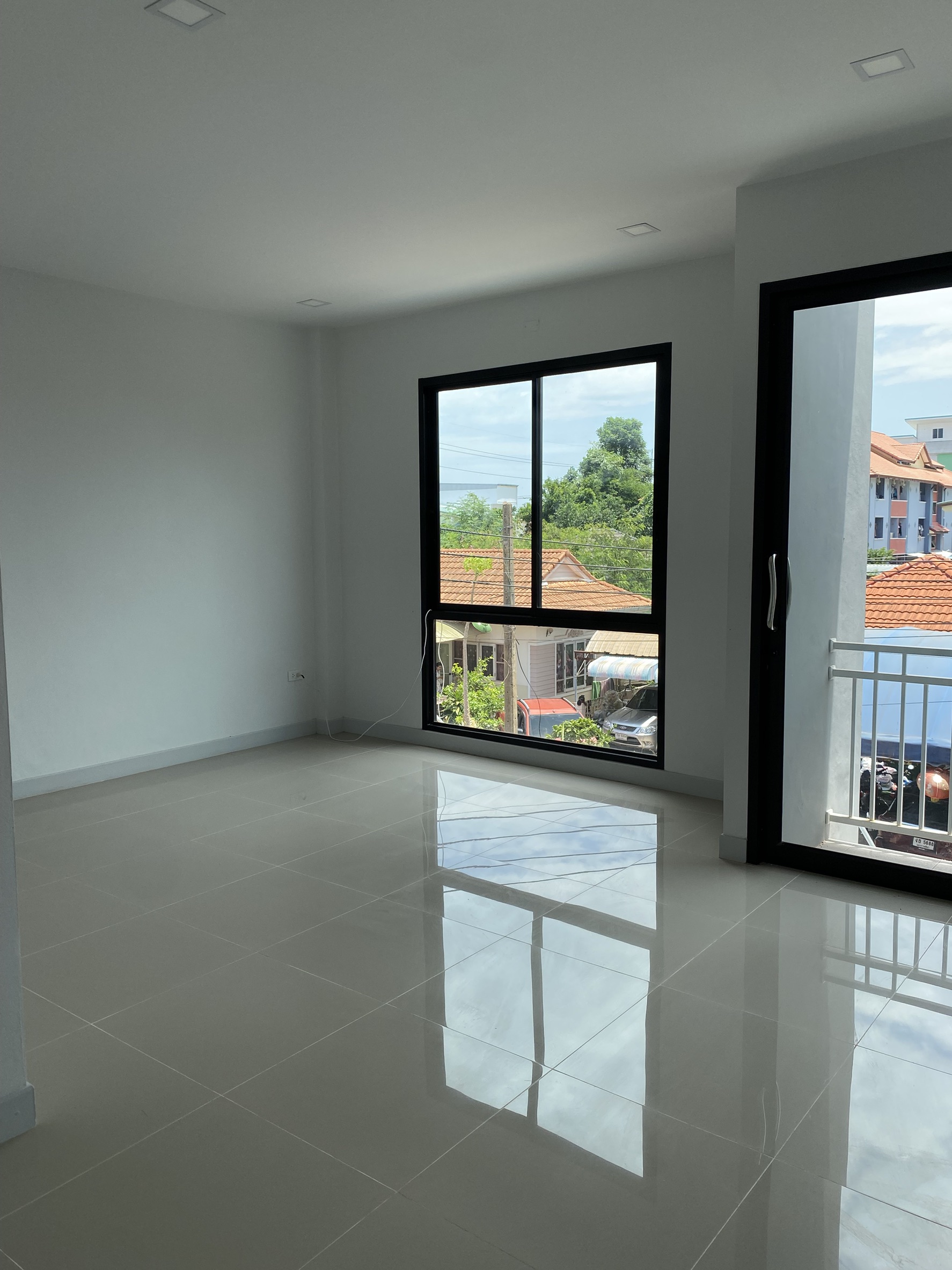 ขายตึกแถวใหม่ ใกล้สถานีรถไฟบ้านเกาะ – ทำเลดีมาก เหมาะเปิดธุรกิจ จังหวัดนครราชสีมา