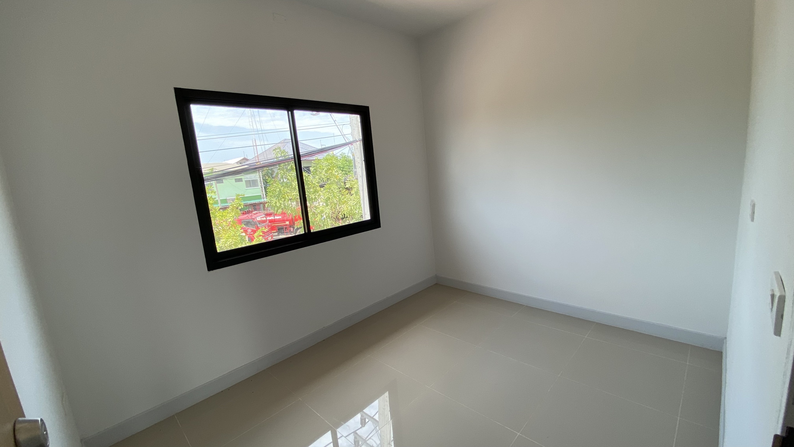 ขายตึกแถวใหม่ ใกล้สถานีรถไฟบ้านเกาะ – ทำเลดีมาก เหมาะเปิดธุรกิจ จังหวัดนครราชสีมา