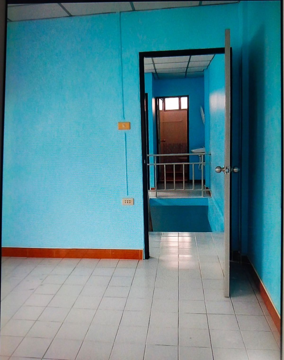 ขายบ้านเเฝด 2 ชั้น พระปิ่น5 เอกชัย109 บ้านแฝด สภาพดี  ใกล้ร้าน7-11 โลตัส มินิบิ๊กซี