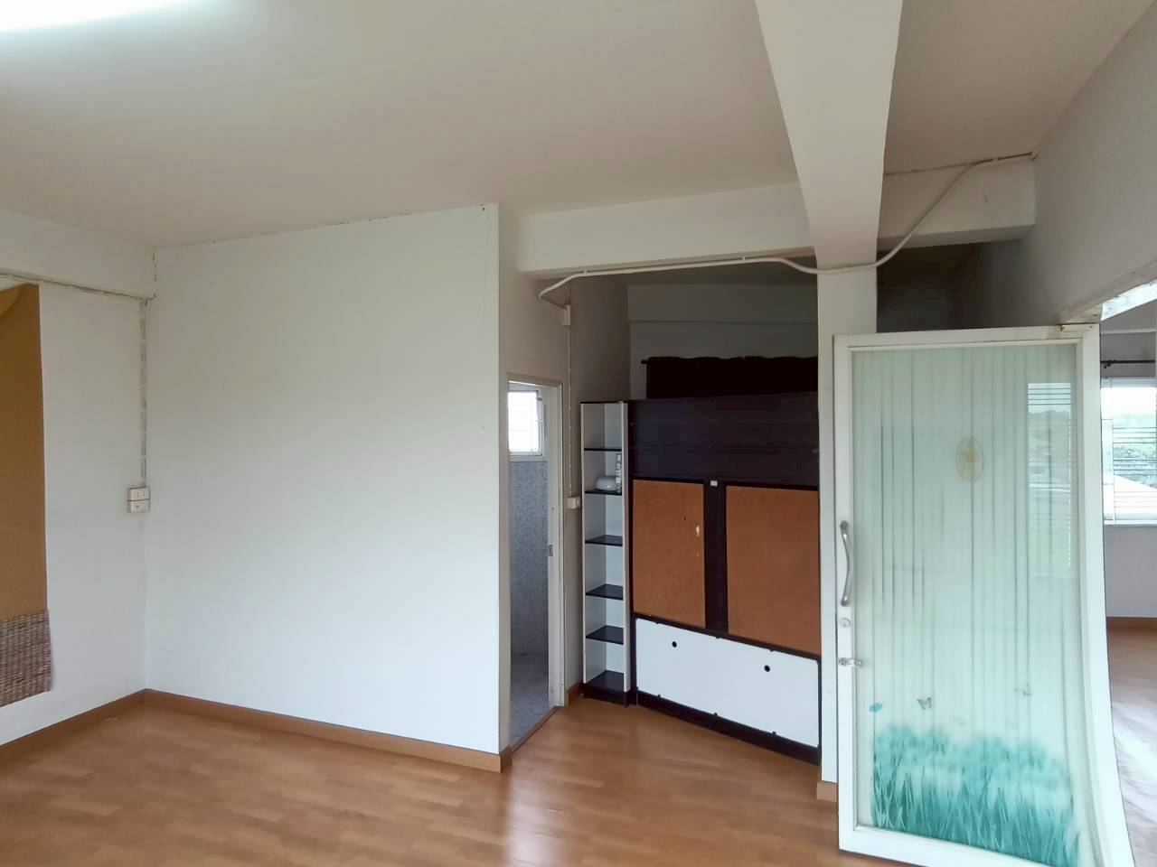 ขายตึกหัวมุม 4ชั้น พร้อมดาดฟ้า ทำเลดี ใกล้ MRT ไทรม้า ซอย 9 บางรักน้อย – รัตนาธิเบศร์