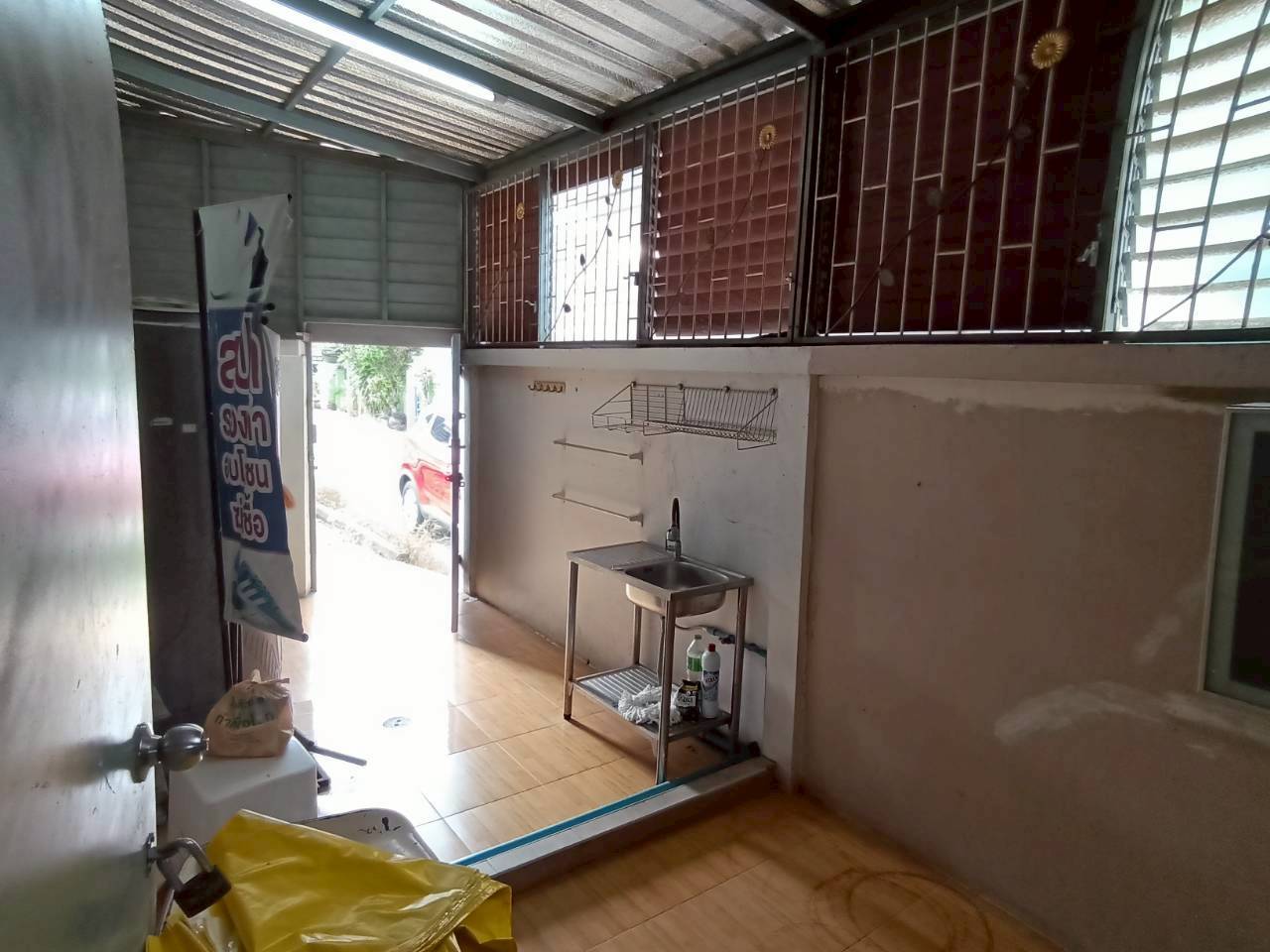 ขายตึกหัวมุม 4ชั้น พร้อมดาดฟ้า ทำเลดี ใกล้ MRT ไทรม้า ซอย 9 บางรักน้อย – รัตนาธิเบศร์