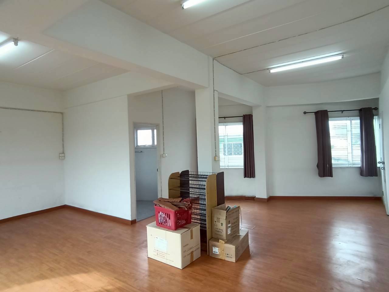 ขายตึกหัวมุม 4ชั้น พร้อมดาดฟ้า ทำเลดี ใกล้ MRT ไทรม้า ซอย 9 บางรักน้อย – รัตนาธิเบศร์