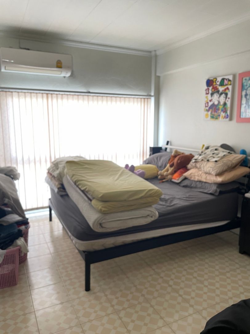 ขายถูกด่วน ตึกแถว 3.5 ชั้น ทำเลดี ริมถนนแบริ่ง(สุขุมวิท107) ใกล้โรงเรียนเซนต์โยเซฟบางนา จังหวัดสมุทรปราการ