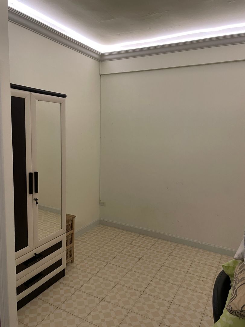 ขายถูกด่วน ตึกแถว 3.5 ชั้น ทำเลดี ริมถนนแบริ่ง(สุขุมวิท107) ใกล้โรงเรียนเซนต์โยเซฟบางนา จังหวัดสมุทรปราการ