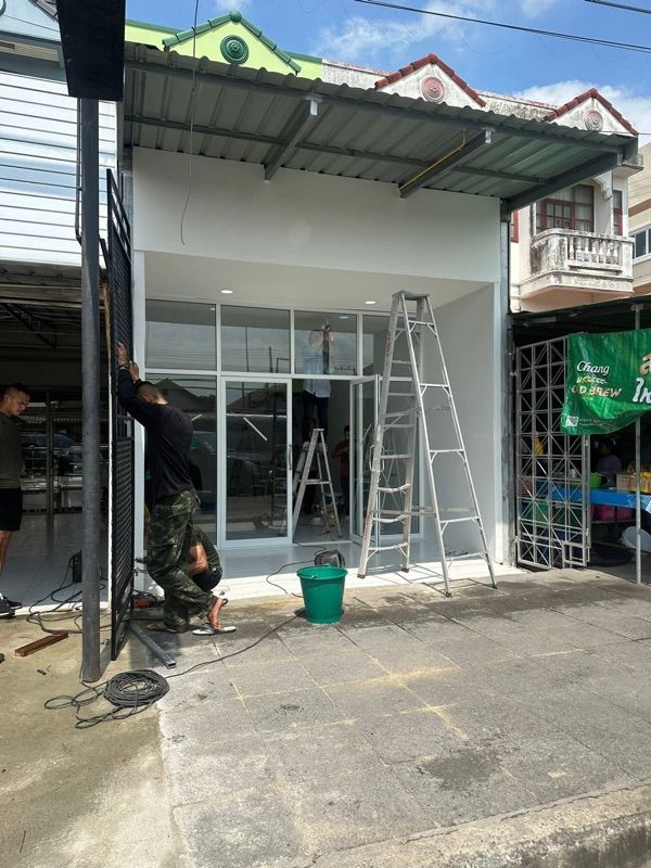 ขายอาคารพาณิชย์ 2 ชั้นครึ่ง ทำเลทอง อำเภอเมือง จังหวัดลพบุรี