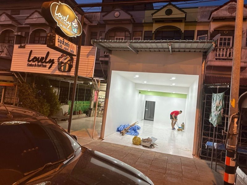 ขายอาคารพาณิชย์ 2 ชั้นครึ่ง ทำเลทอง อำเภอเมือง จังหวัดลพบุรี