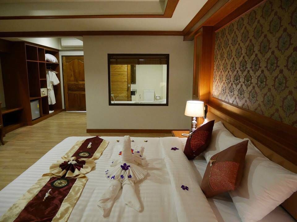 ขายโรงแรม ทำเลสวย ติดทะเล ชายหาดส่วนตัว 200 เมตร ต.เกาะคอเขา จ.พังงา