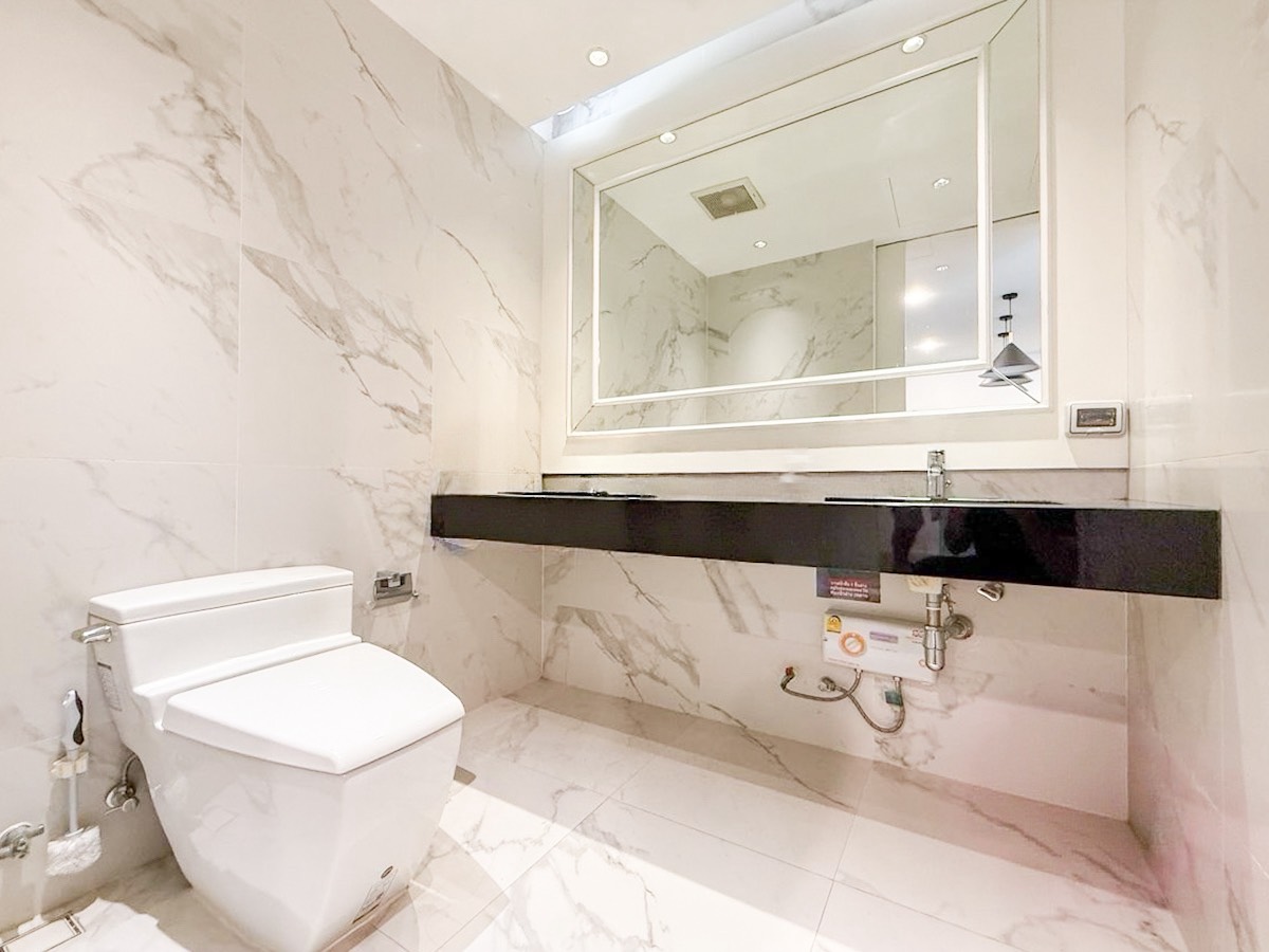 ขายทาวน์โฮม 3 ชั้น ทำเลดี ใกล้ BTS พร้อมพงษ์ เพียง 350 เมตร เขตคลองเตย จังหวัดกรุงเทพมหานคร 