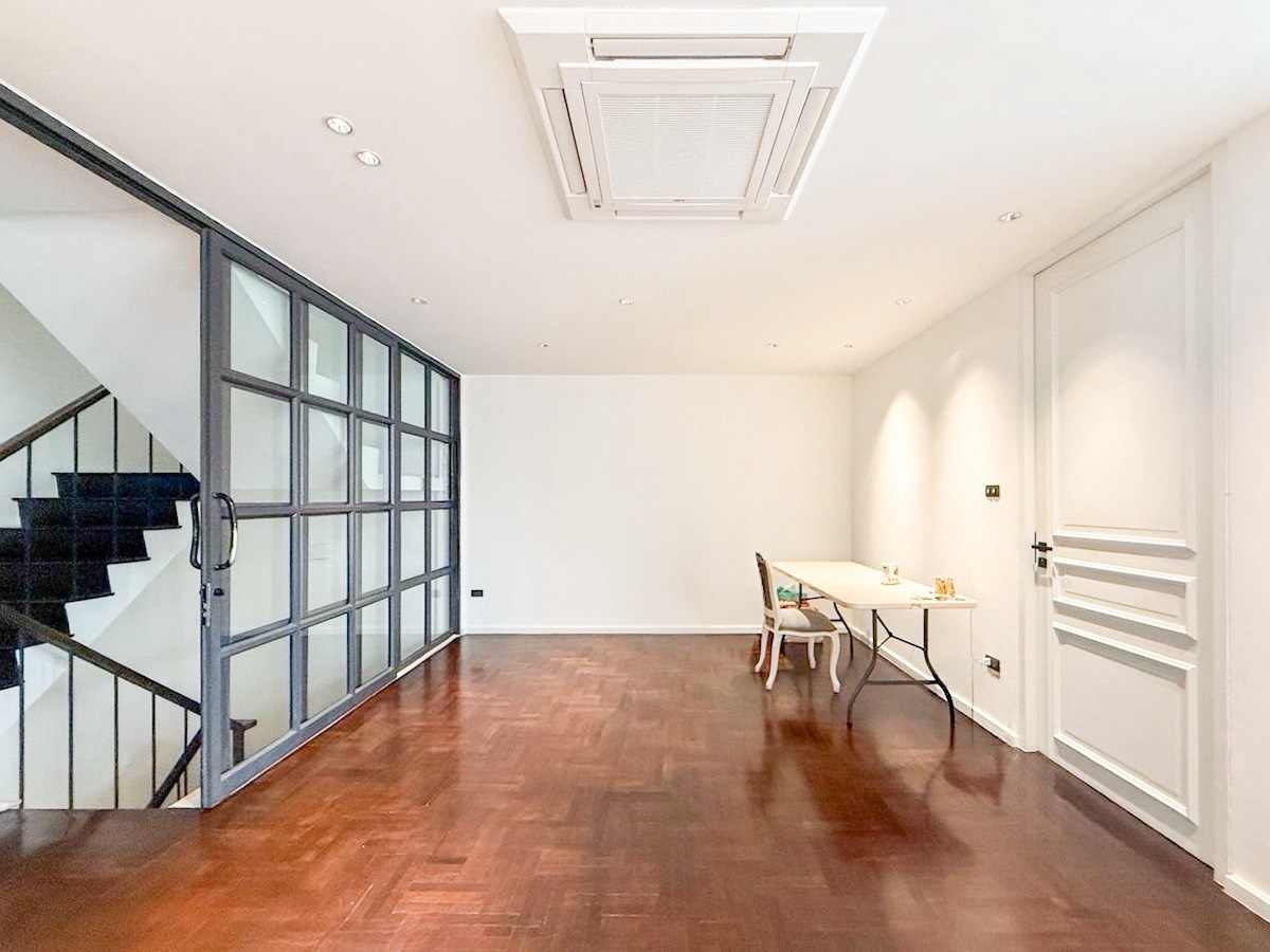 ขายทาวน์โฮม 3 ชั้น ทำเลดี ใกล้ BTS พร้อมพงษ์ เพียง 350 เมตร เขตคลองเตย จังหวัดกรุงเทพมหานคร 