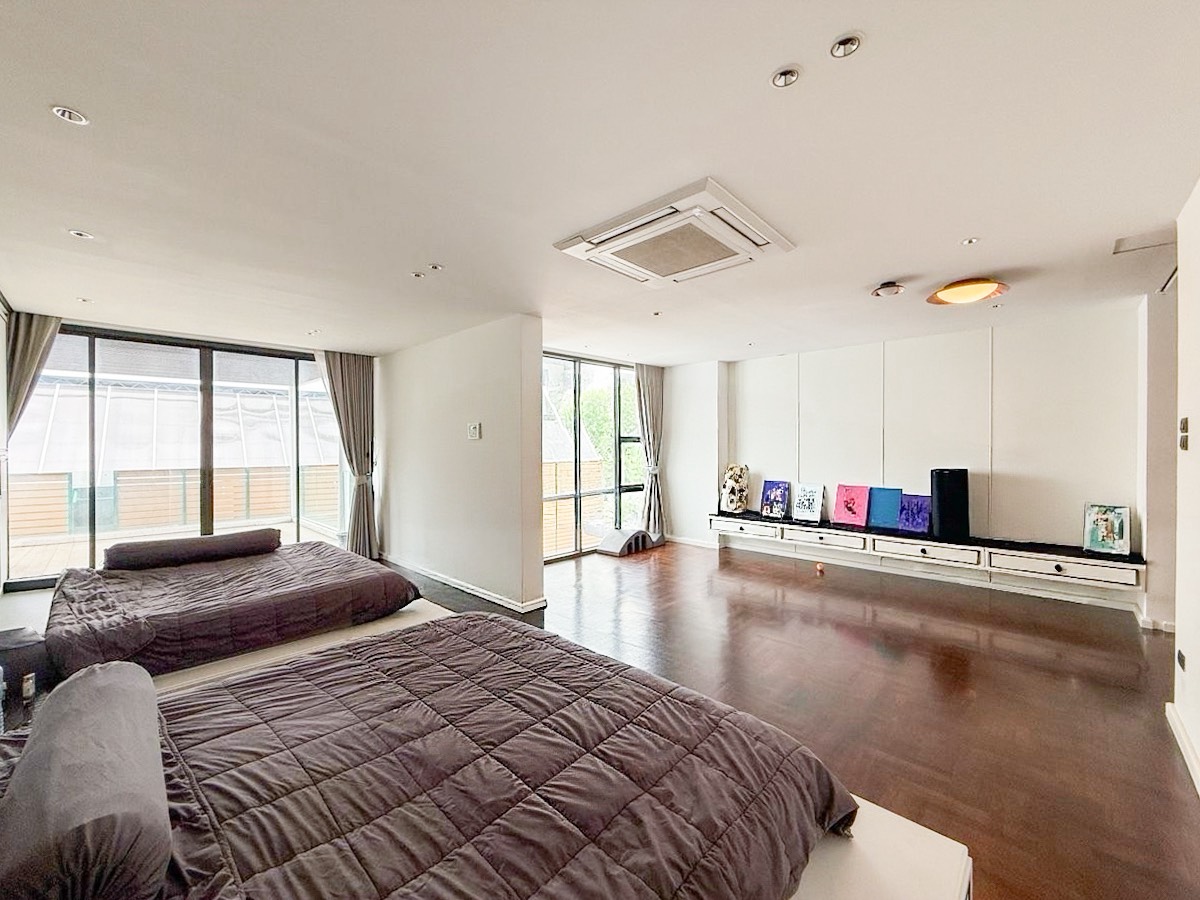 ขายทาวน์โฮม 3 ชั้น ทำเลดี ใกล้ BTS พร้อมพงษ์ เพียง 350 เมตร เขตคลองเตย จังหวัดกรุงเทพมหานคร 