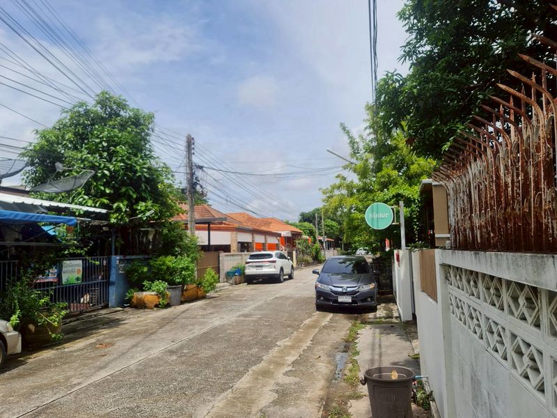 ขายที่ดินพร้อมบ้าน ใกล้หาดวอนบางแสน #ราคาดีทำเลดีมาก ติดต่อผึ้งรติ0619419639 