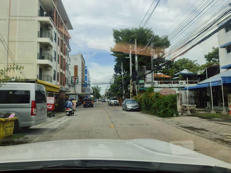 ขายที่ดินพร้อมบ้าน ใกล้หาดวอนบางแสน #ราคาดีทำเลดีมาก ติดต่อผึ้งรติ0619419639 