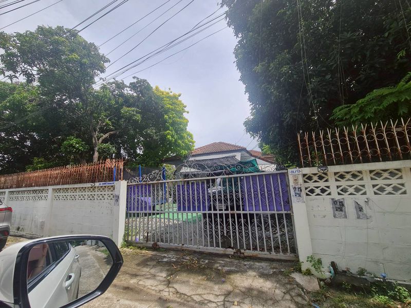 ขายที่ดินพร้อมบ้าน ใกล้หาดวอนบางแสน #ราคาดีทำเลดีมาก ติดต่อผึ้งรติ0619419639 