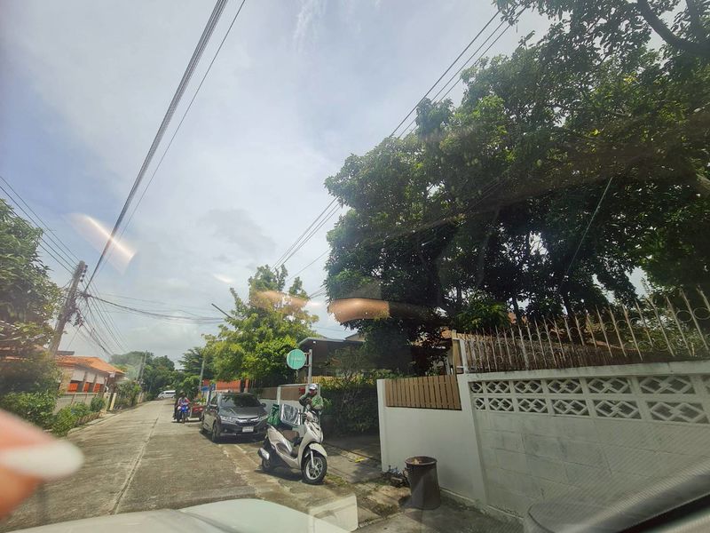 ขายที่ดินพร้อมบ้าน ใกล้หาดวอนบางแสน #ราคาดีทำเลดีมาก ติดต่อผึ้งรติ0619419639 