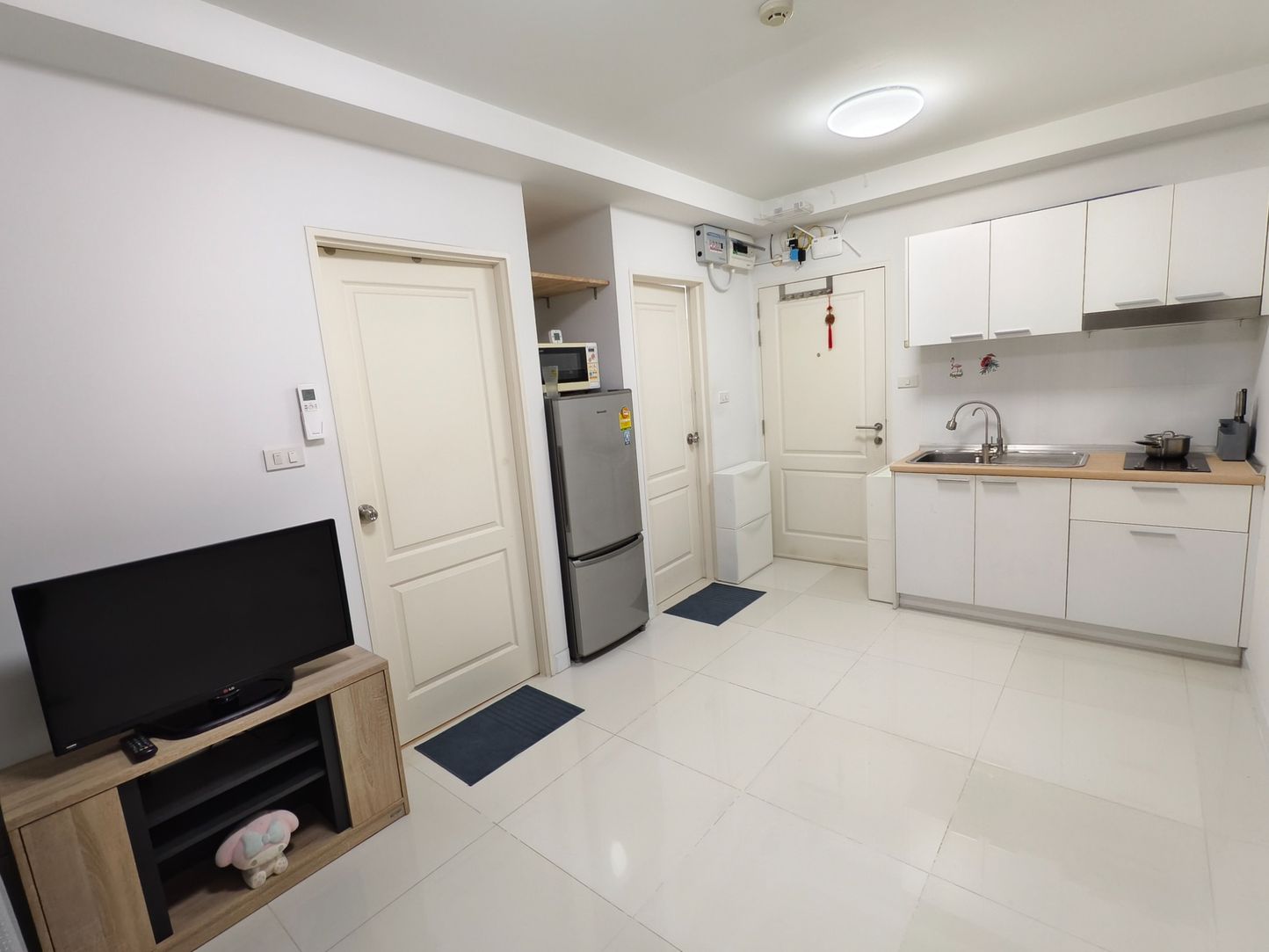 คอนโด ซัมเมอร์การ์เด้นท์  ตึก ดาหลาชั้น 3  ห้องไม่ร้อน ไม่โดนแดดเช้า–บ่าย ตากผ้าที่ระเบียง ผ้าแห้งปกติ