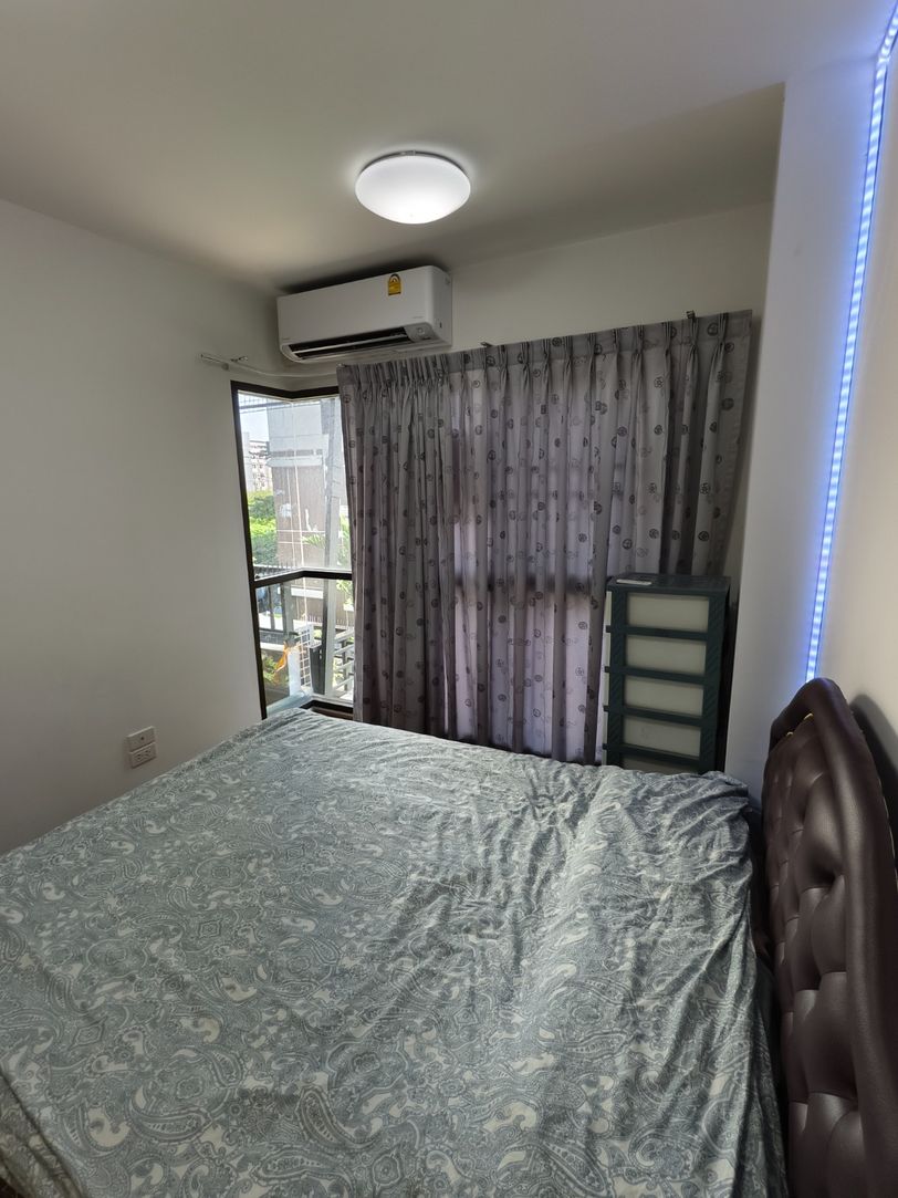 คอนโด ซัมเมอร์การ์เด้นท์  ตึก ดาหลาชั้น 3  ห้องไม่ร้อน ไม่โดนแดดเช้า–บ่าย ตากผ้าที่ระเบียง ผ้าแห้งปกติ