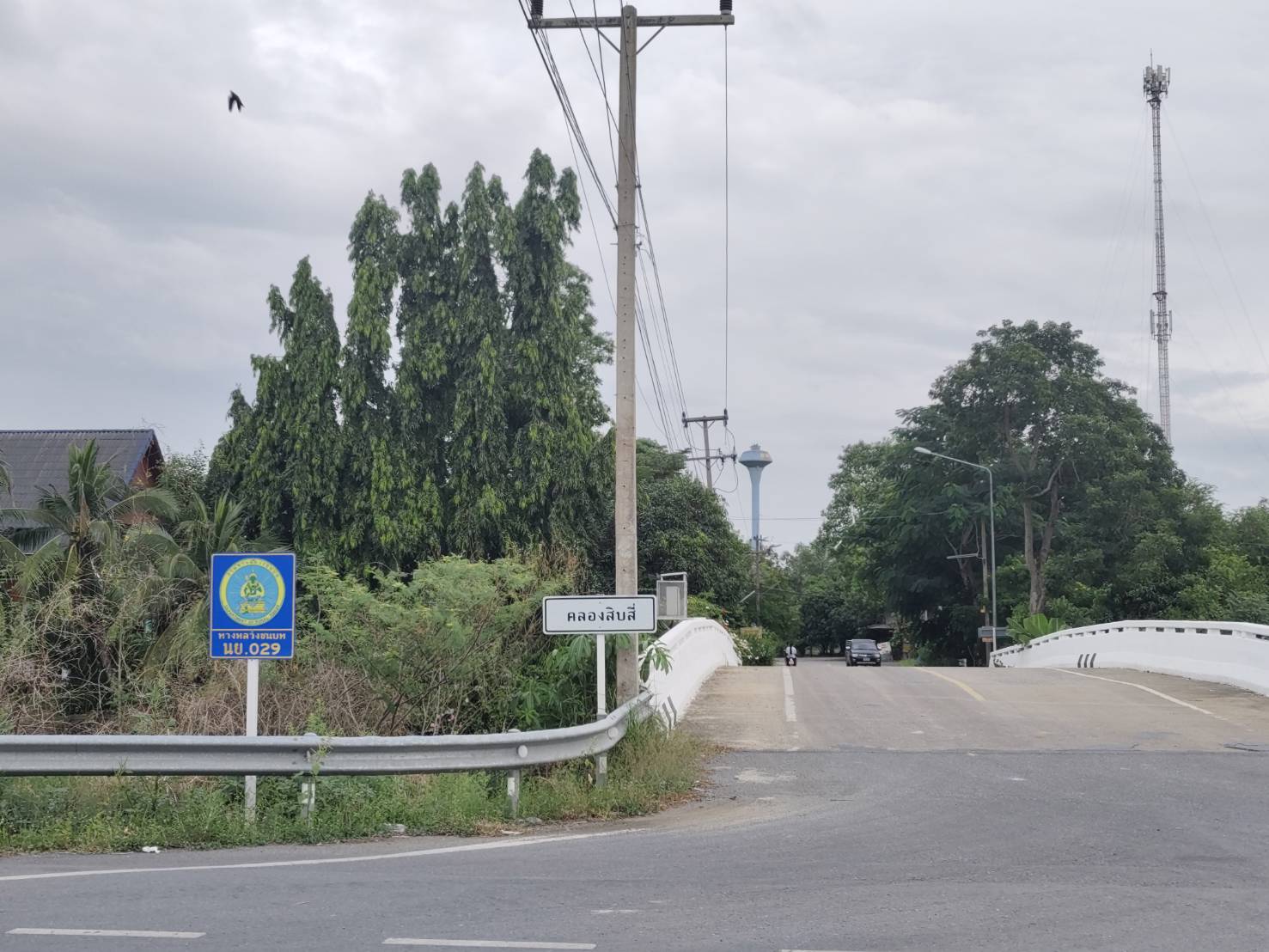 ขายที่ดินเปล่า ไร่ครึ่งไม่ถึงล้าน ทำเลดี ติดถนนเลียบคลอง14 อำเภอองครักษ์ จังหวัดนครนายก (เจ้าของขายเอง)