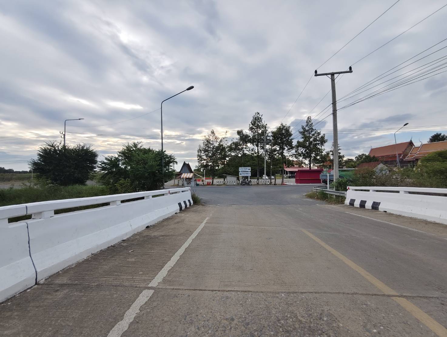 ขายที่ดินเปล่า ไร่ครึ่งไม่ถึงล้าน ทำเลดี ติดถนนเลียบคลอง14 อำเภอองครักษ์ จังหวัดนครนายก (เจ้าของขายเอง)