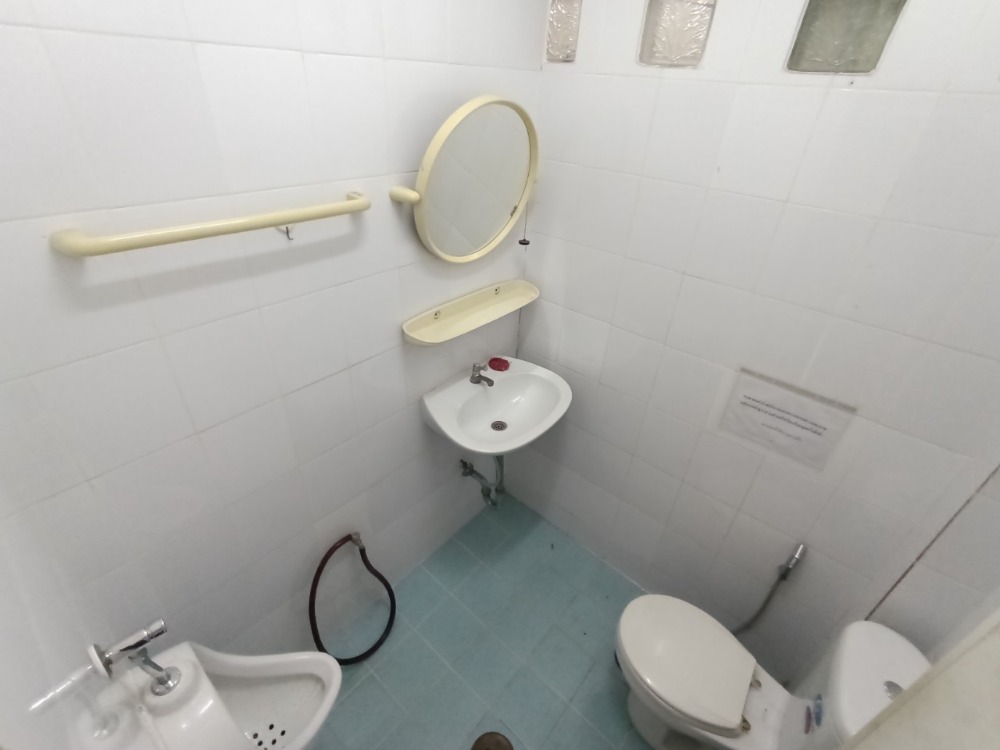 ขายอาคารพาณิชย์ 3ชั้นครึ่ง  ริมถนนเอกชัย 109 ถนนเมน ทำเลค้าขาย เขตบางบอน จังหวัดกรุงเทพมหานคร