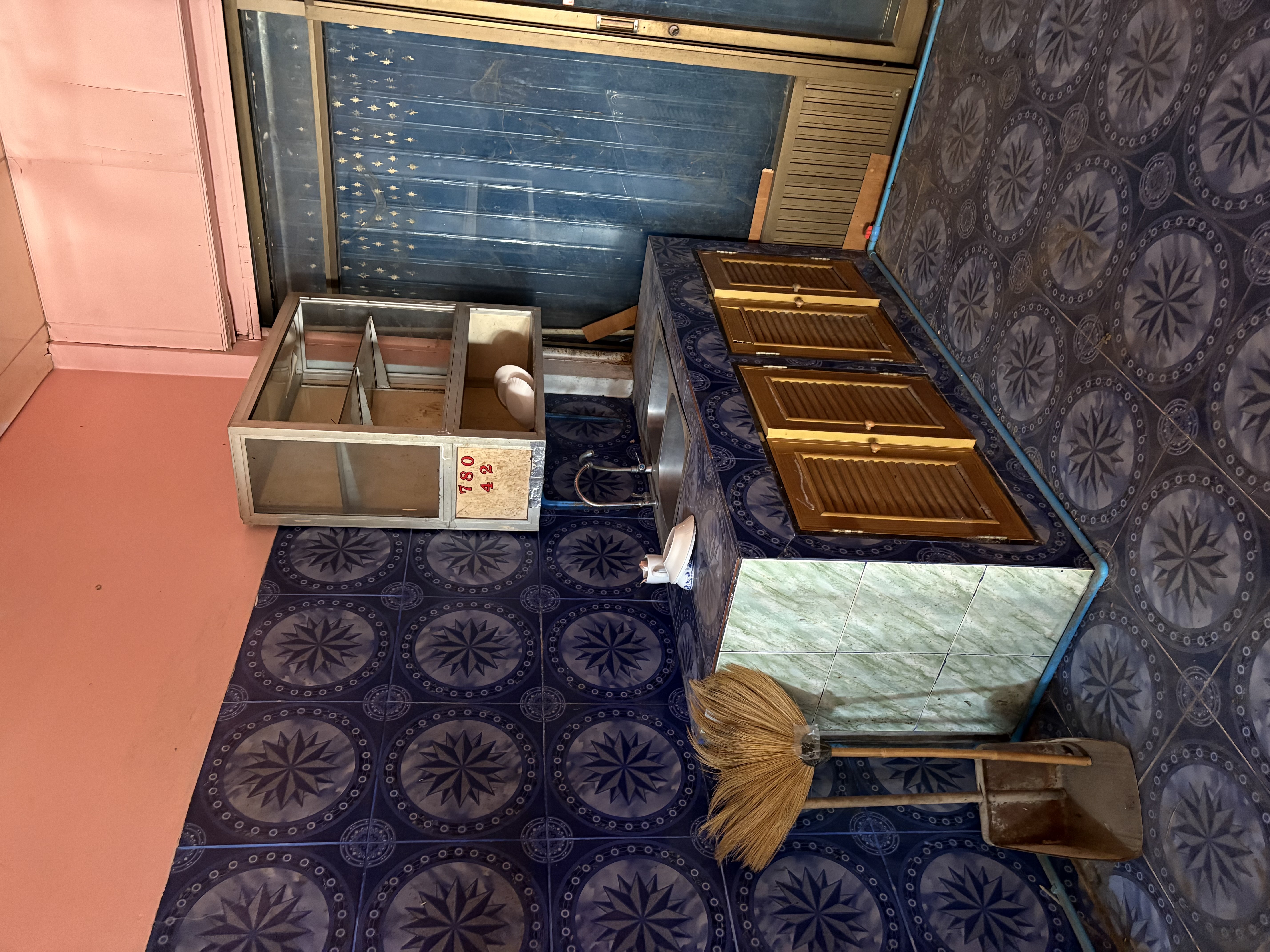 ขายอาคารพาณิชย์ 4ชั้น ทำเลดี ในตลาดศรีเทพ2 อำเภอตาคลี จังหวัดนครสวรรค์