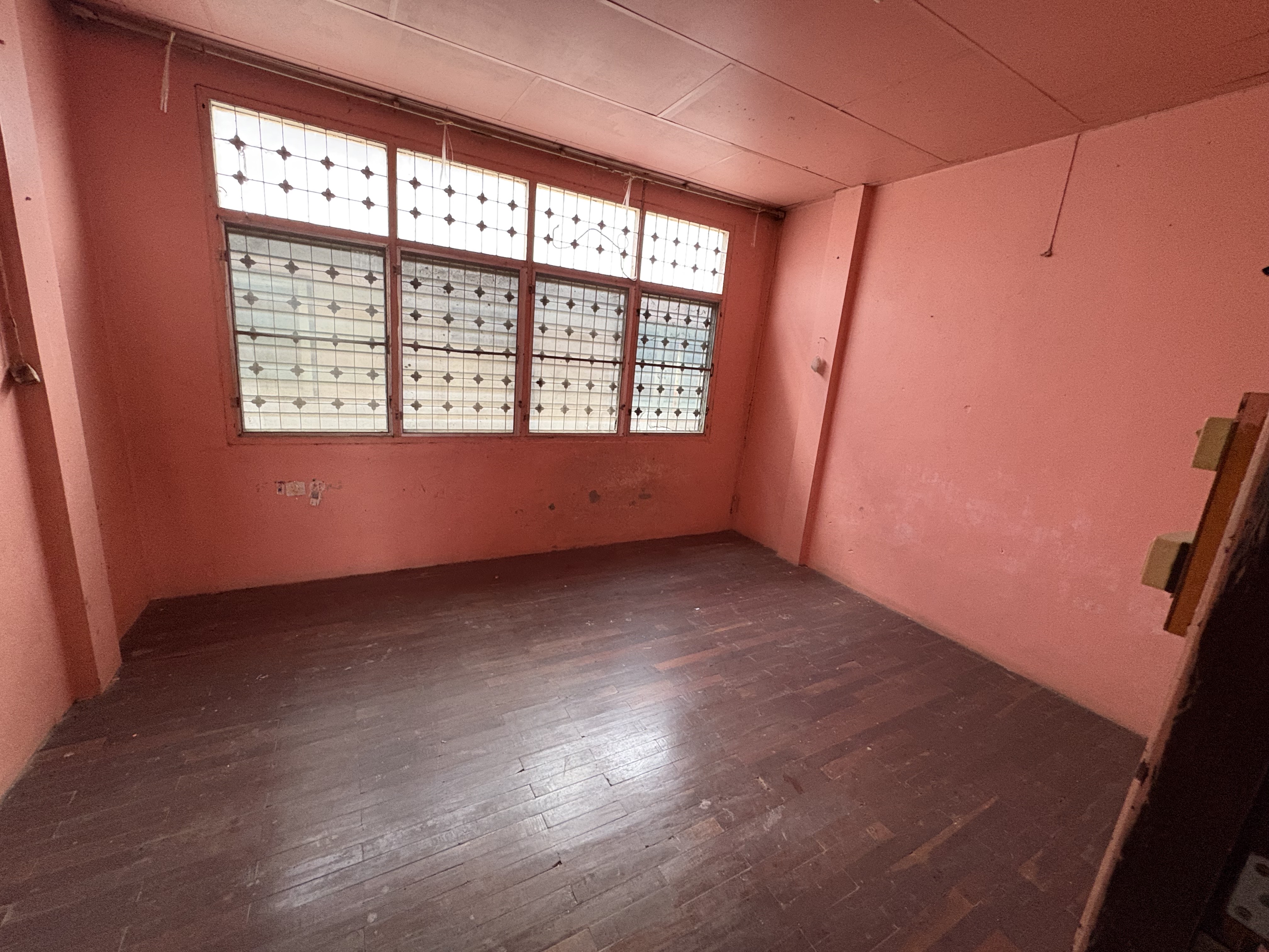 ขายอาคารพาณิชย์ 4ชั้น ทำเลดี ในตลาดศรีเทพ2 อำเภอตาคลี จังหวัดนครสวรรค์