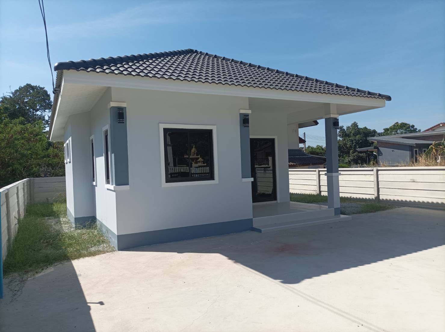 ขายบ้านเดี่ยวชั้นเดียว หมู่บ้านพิมรา ติดโรงเรียน บกว. มัธยม ม.3 อำเภอบ้านฉาง จังหวัดระยอง