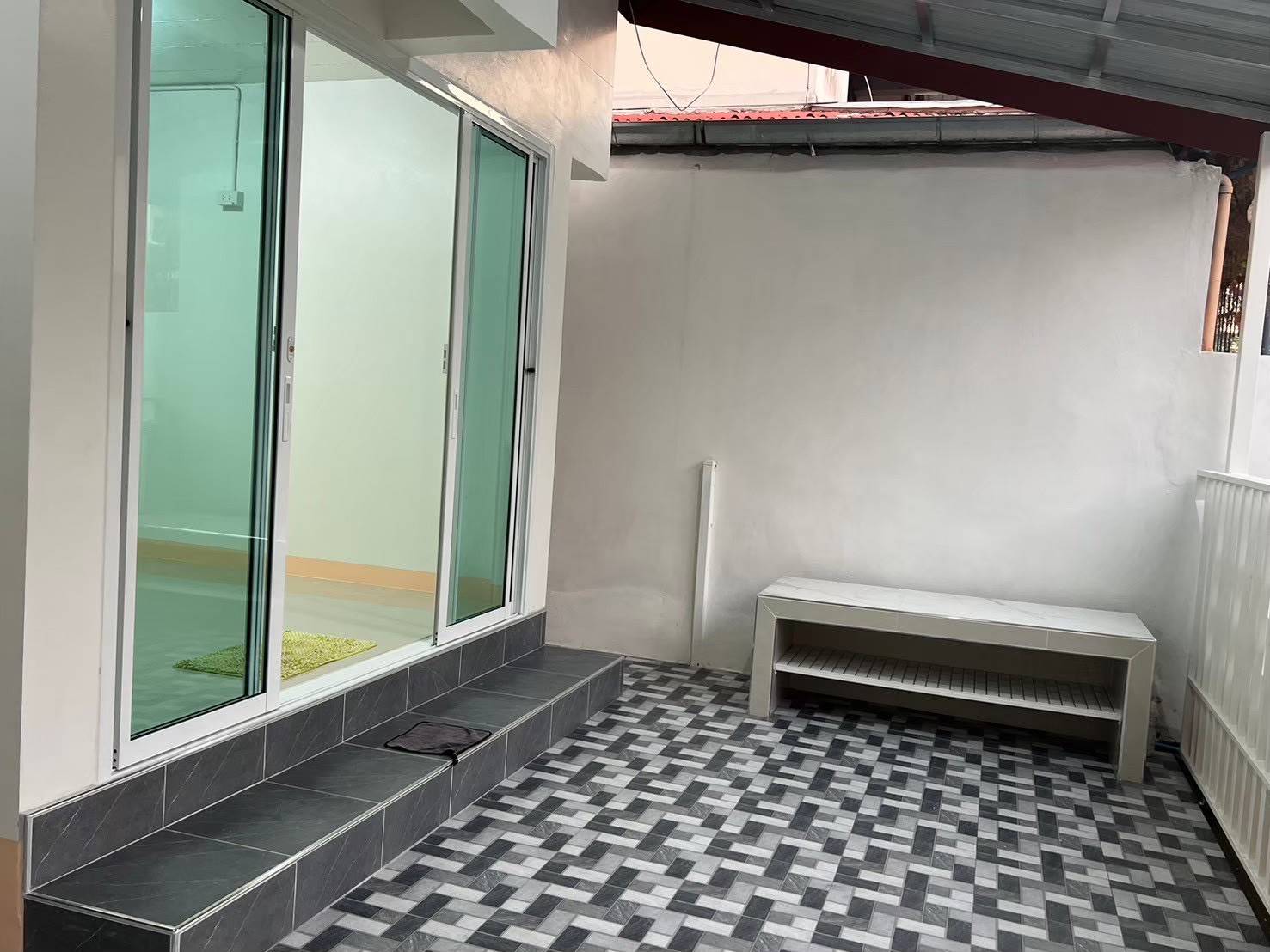 บ้านมินิมอล เสร็จแล้ว 100%  หาเจ้าของใหม่ให้น้อง ล้านต้นๆ