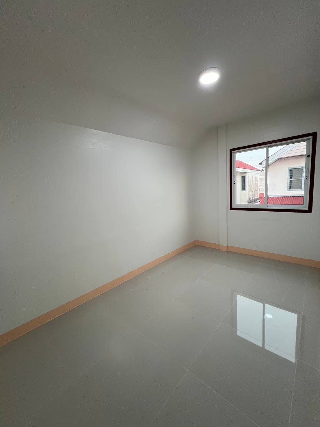 บ้านมินิมอล เสร็จแล้ว 100%  หาเจ้าของใหม่ให้น้อง ล้านต้นๆ