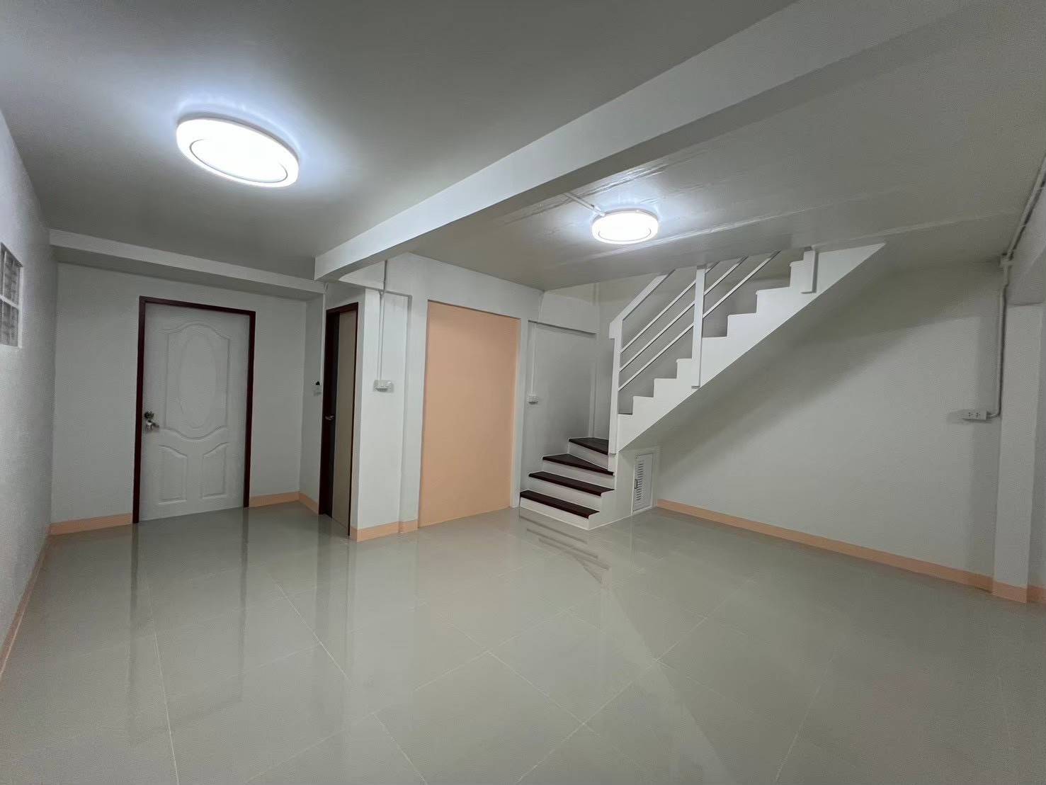 บ้านมินิมอล เสร็จแล้ว 100%  หาเจ้าของใหม่ให้น้อง ล้านต้นๆ