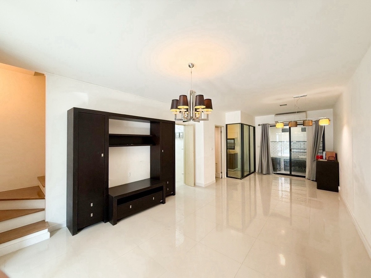 ขายทาวน์โฮม 3 ชั้น โครงการ Town Avenue Merge รัตนาธิเบศร์พร้อมอยู่ ฟังก์ชันครบ 