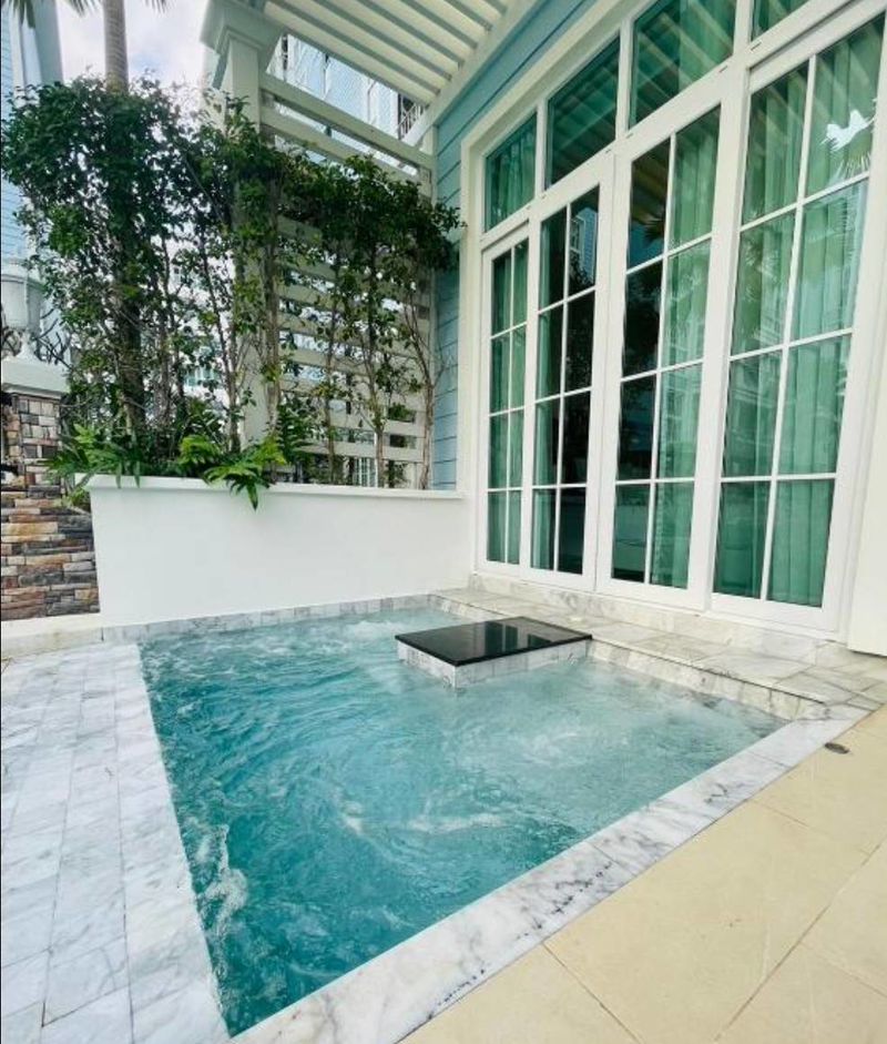 ขายห้องพูลวิลล่า แกรนด์ ฟลอริดา พัทยานาจอมเทียน 72 ตรม ในราคาที่ดีที่สุดติดต่อผึ้งรติ 061-941-9639