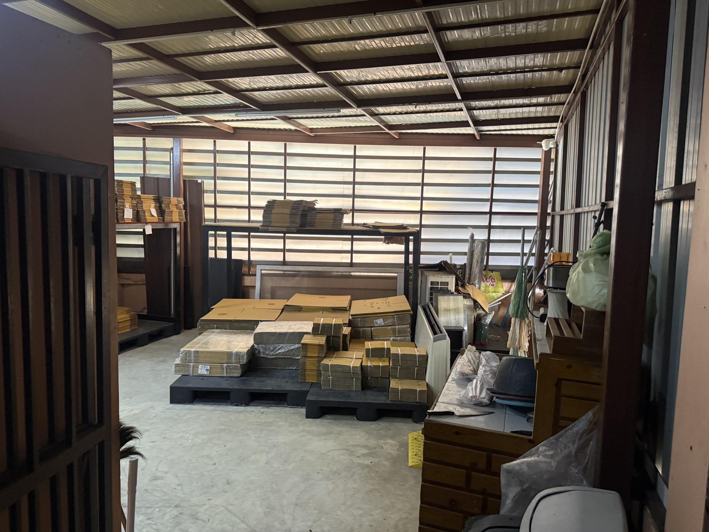 ขายอาคารพาณิชย์ 3 ชั้นครึ่ง ติดถนน ทำเลดี วิวแม่น้ำ อำเภอสามพราน จังหวัดนครปฐม 