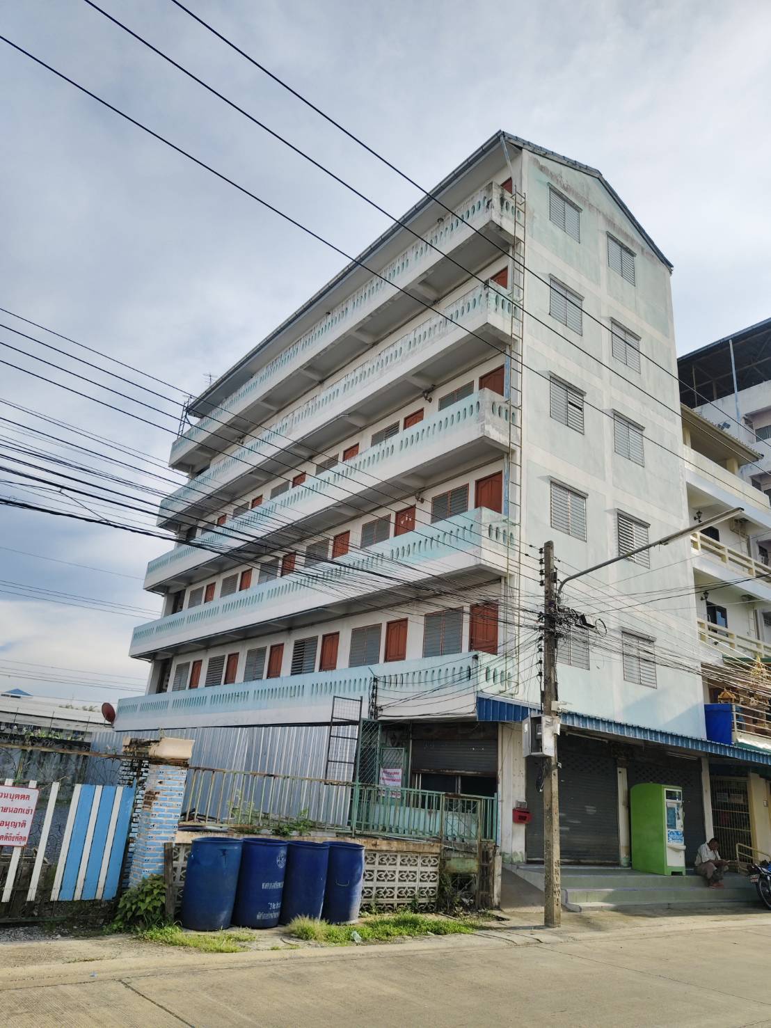 ขายอพาร์ทเม้นท์ใหม่ 6 ชั้น 35 ห้อง.ห้องกว้า3.5*9เมตร ทำเลดี  อำเภอคลองหลวง จังหวัดปทุมธานี