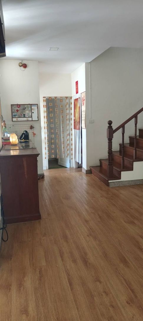 ให้เช่าบ้านเดี่ยว 2 ชั้น หมู่บ้านวรารักษ์ ทำเลดีใกล้ห้างแฟชั่นไอส์แลนด์ จังหวัดกรุงเทพมหานคร