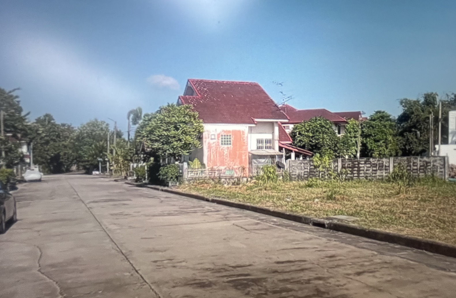 ขายที่ดินติดกัน2เเปลง (ต่ำกว่าราคาประเมินราชการ) อยู่ในโครงการปัญญาเลคโฮม เขตมีนบุรี กรุงเทพมหานคร