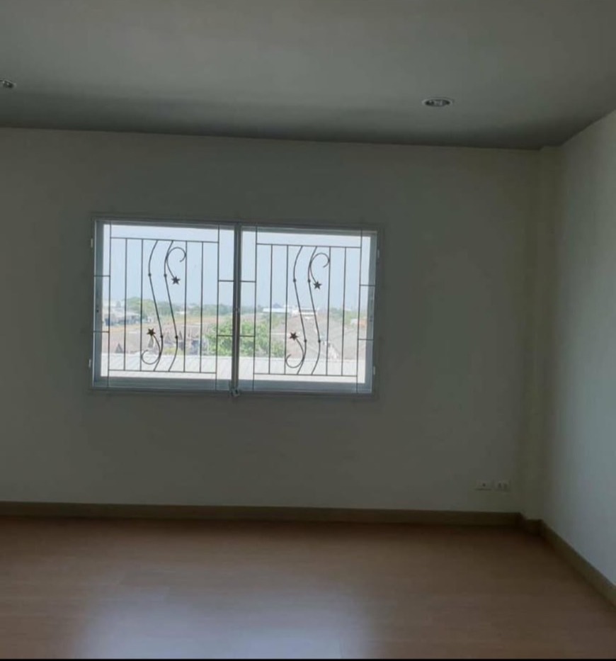 อาคารพาณิชย์ 4ชั้น ทำเลดี ติดถนนสายไหม ตรงข้ามอเวนิวสายไหม จังหวัดกรุงเทพมหานคร