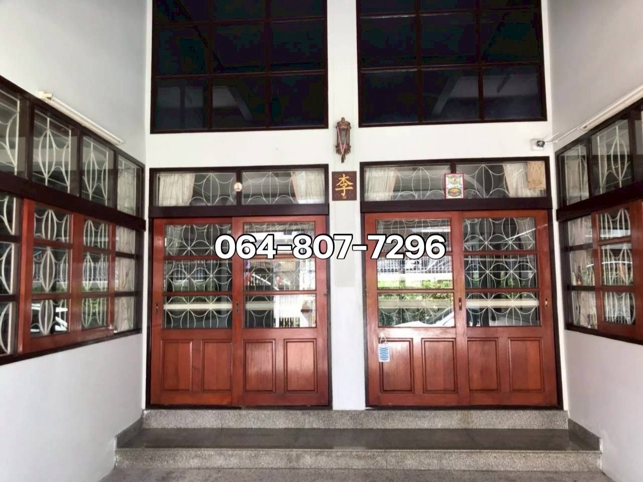 ขายบ้านเดี่ยว 3 ชั้น พร้อมดาดฟ้า ทำเลศักยภาพ จรัญสนิทวงศ์–สิรินธร ใกล้รถไฟฟ้าและทางด่วน