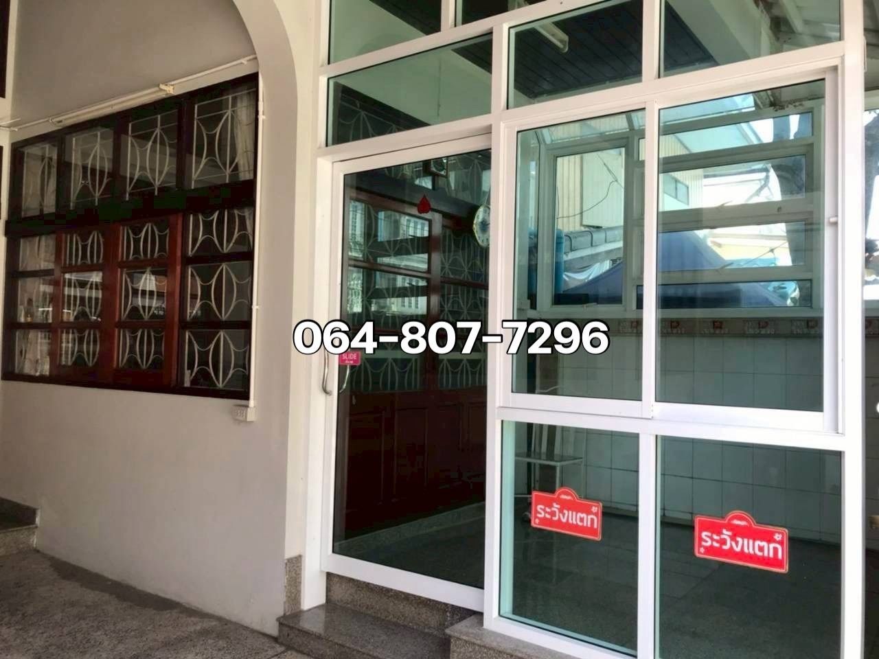 ขายบ้านเดี่ยว 3 ชั้น พร้อมดาดฟ้า ทำเลศักยภาพ จรัญสนิทวงศ์–สิรินธร ใกล้รถไฟฟ้าและทางด่วน