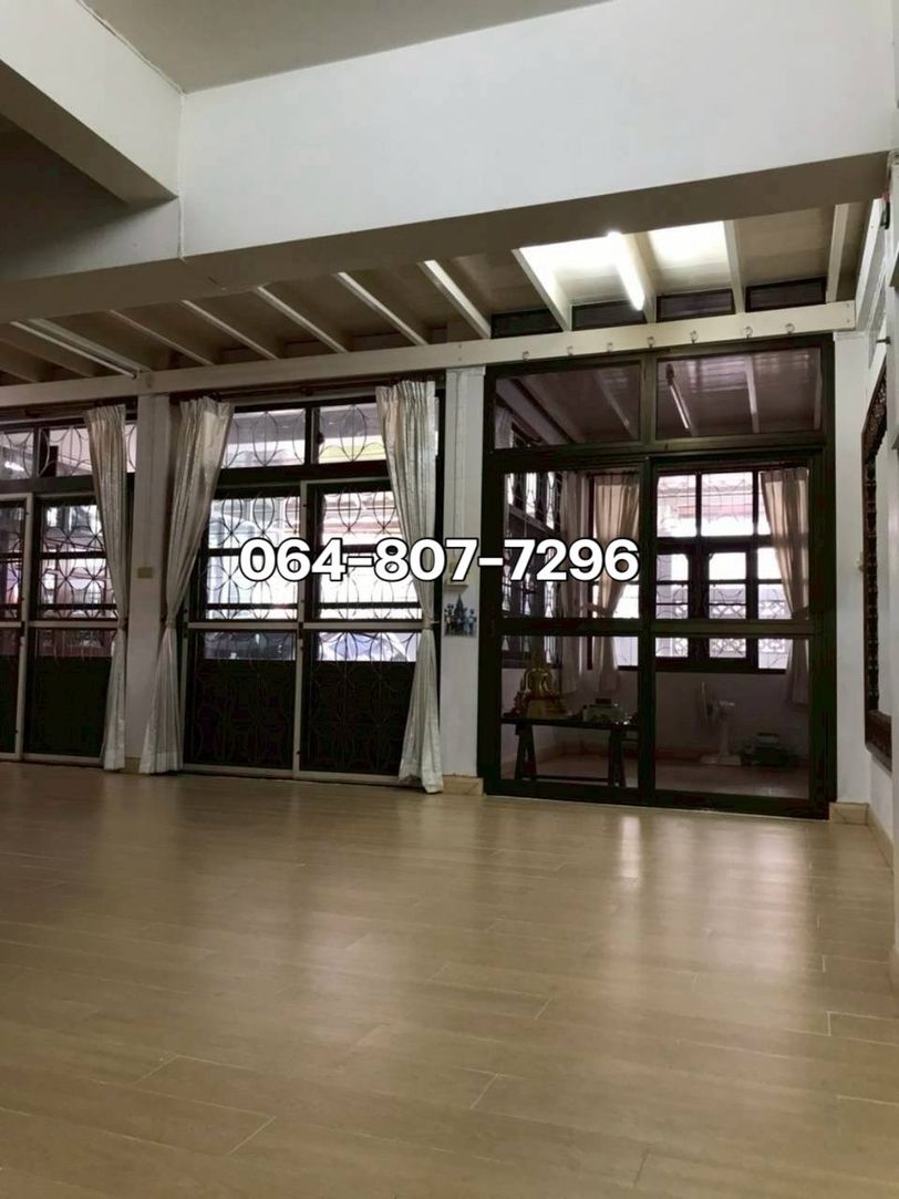 ขายบ้านเดี่ยว 3 ชั้น พร้อมดาดฟ้า ทำเลศักยภาพ จรัญสนิทวงศ์–สิรินธร ใกล้รถไฟฟ้าและทางด่วน