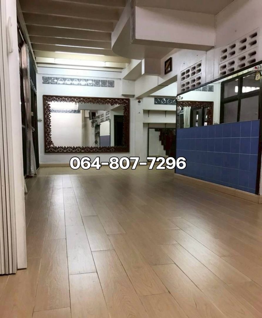 ขายบ้านเดี่ยว 3 ชั้น พร้อมดาดฟ้า ทำเลศักยภาพ จรัญสนิทวงศ์–สิรินธร ใกล้รถไฟฟ้าและทางด่วน