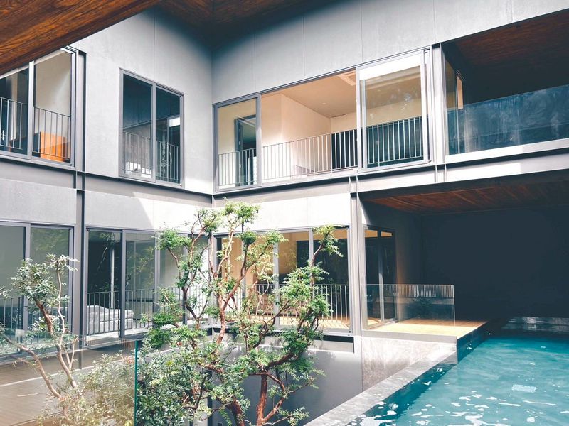 ขาย​บ้านหรูซอย​ รามคำแหงซอย4​ ขายพร้อมผู้เช่า ราคาดีทำเลดีติด ต่อผึ้งรติ 0619419639