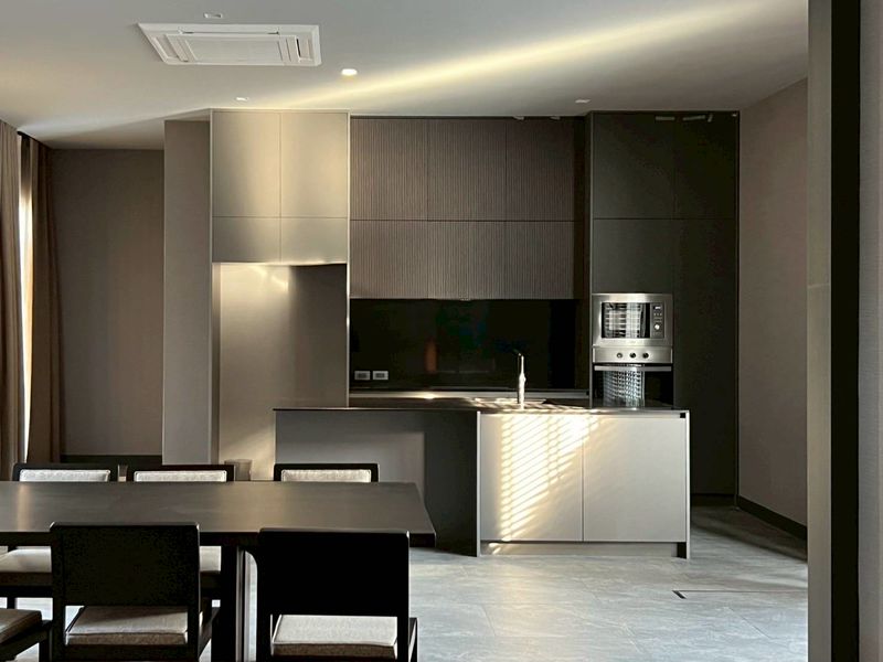 ขาย​บ้านหรูซอย​ รามคำแหงซอย4​ ขายพร้อมผู้เช่า ราคาดีทำเลดีติด ต่อผึ้งรติ 0619419639