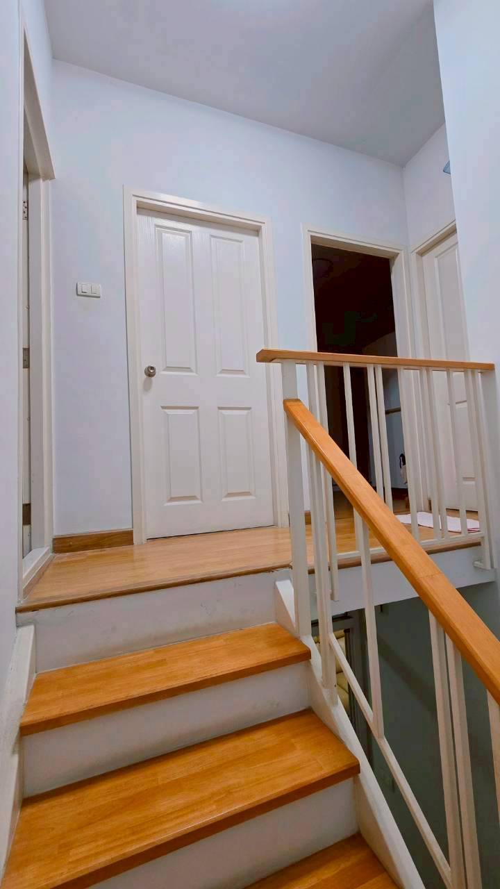 ขาย/ให้เช่า ทาวน์โฮม 2 ชั้น หมู่บ้านเดอะคัลเลอร์ เลชเชอร์ บางนา จังหวัดสมุทรปราการ